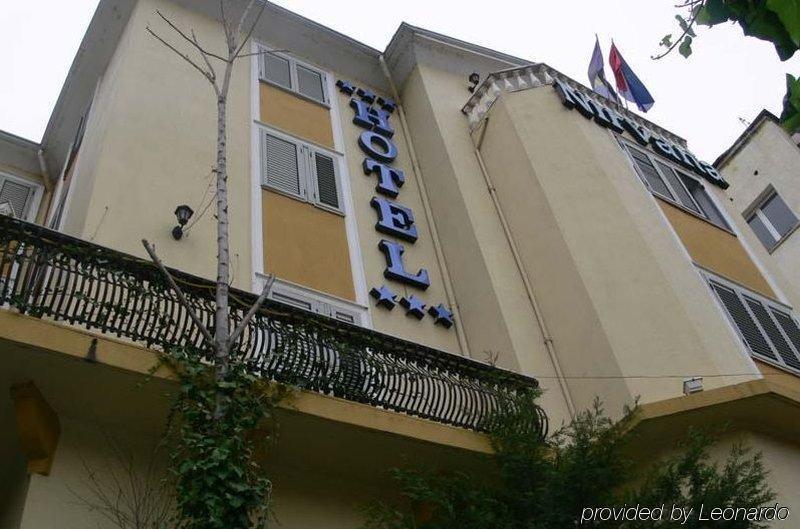 Art Hotel Nirvana Tirana Esterno foto